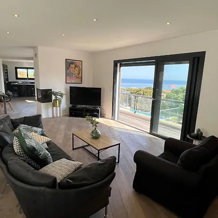Modern In With Private Pool * モンティセロ