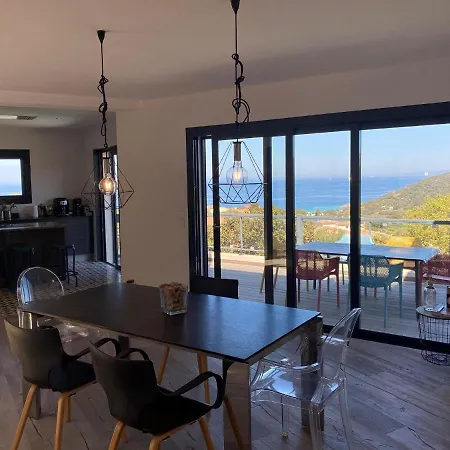 Modern In With Private Pool * モンティセロ